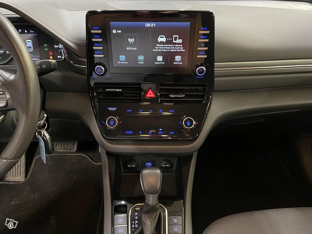 Hyundai Ioniq Plug-In 14