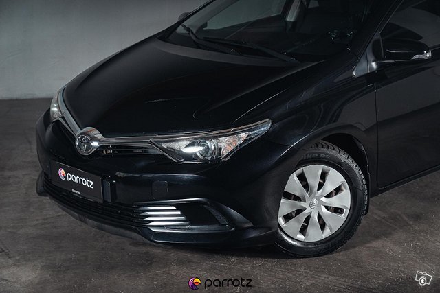 Toyota Auris 23