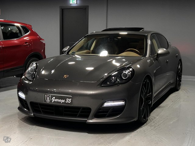 Porsche Panamera 13