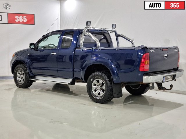 Toyota Hilux 2