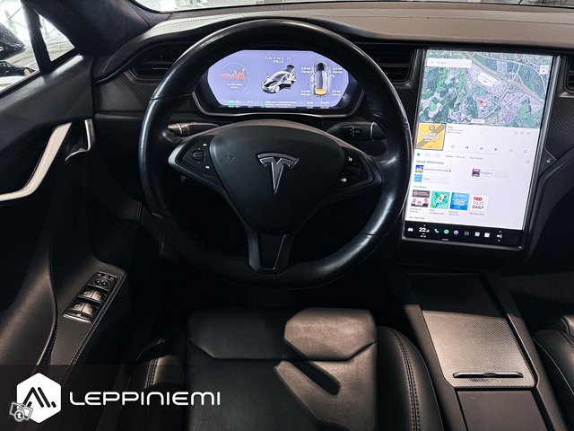 Tesla Model S 6