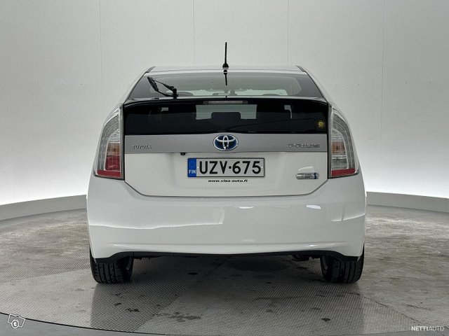 Toyota Prius Phev 4