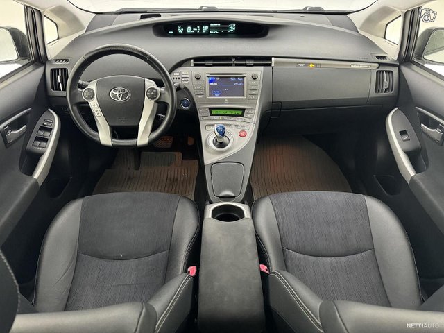 Toyota Prius Phev 10