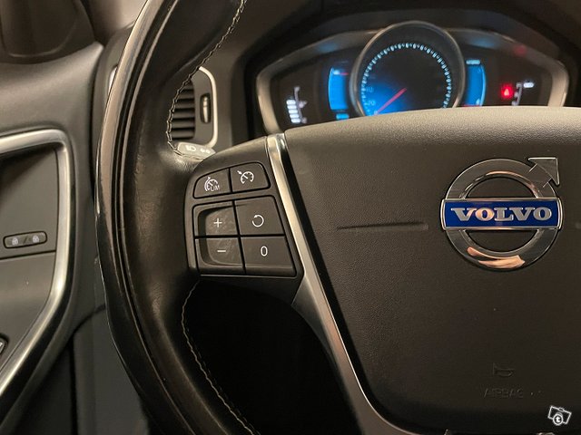 Volvo V60 23