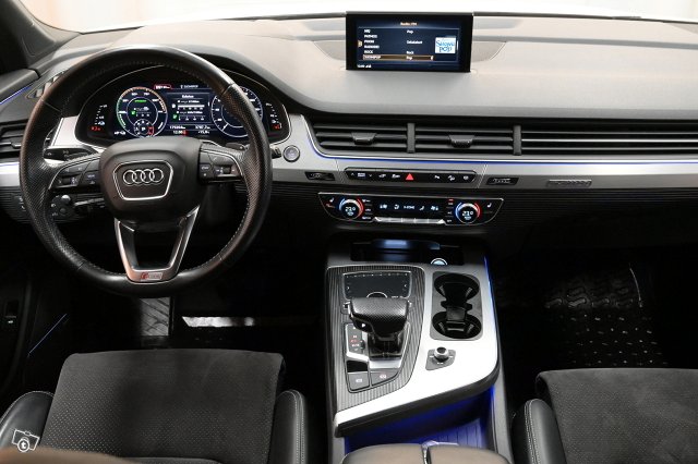 Audi Q7 14