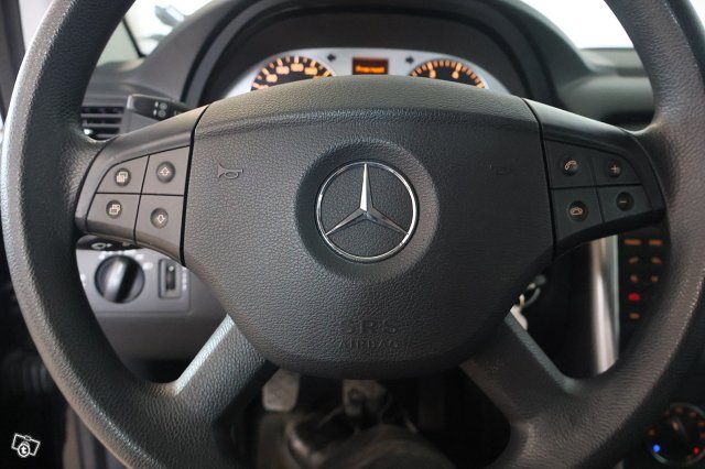Mercedes-Benz B 17