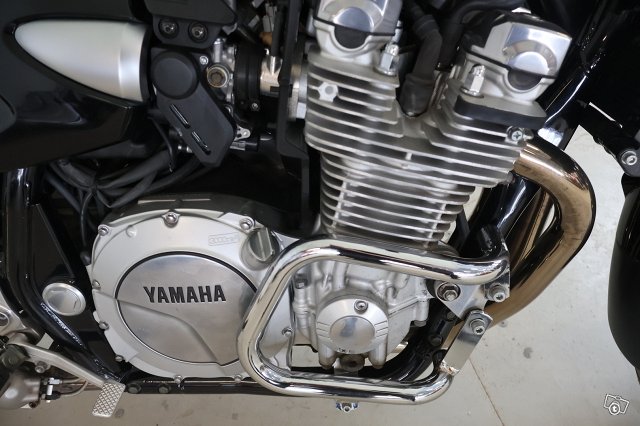 Yamaha XJR 6