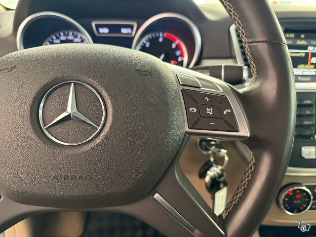 Mercedes-Benz ML 19