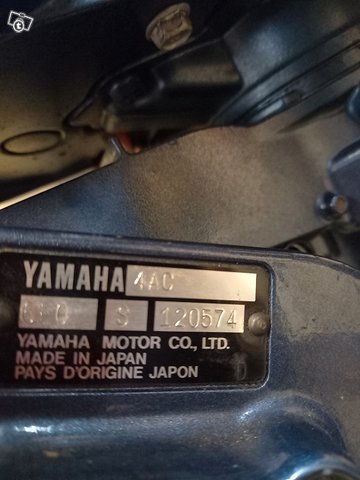 Yamaha perämoottori 4 AC, huippukuntoinen 2
