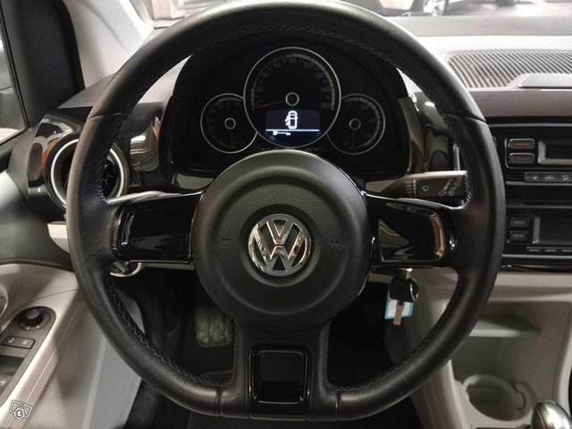 Volkswagen Up 8