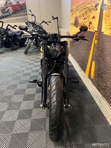 Harley-Davidson Softail 16