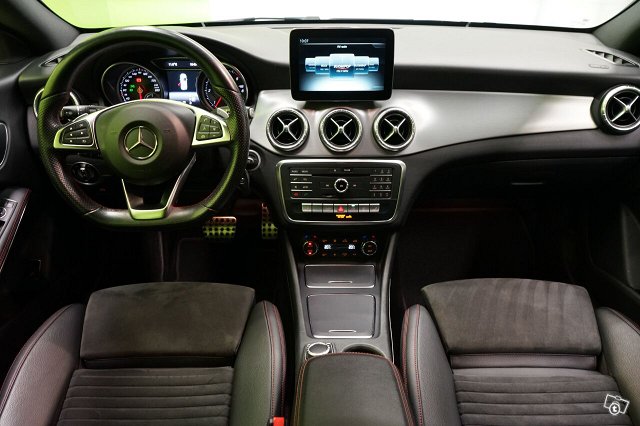 Mercedes-Benz CLA 6
