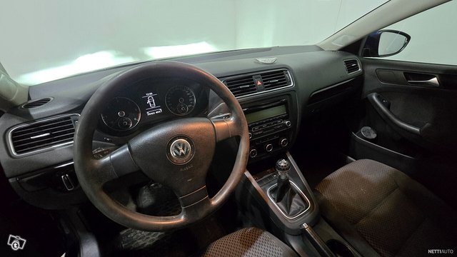 Volkswagen Jetta 10