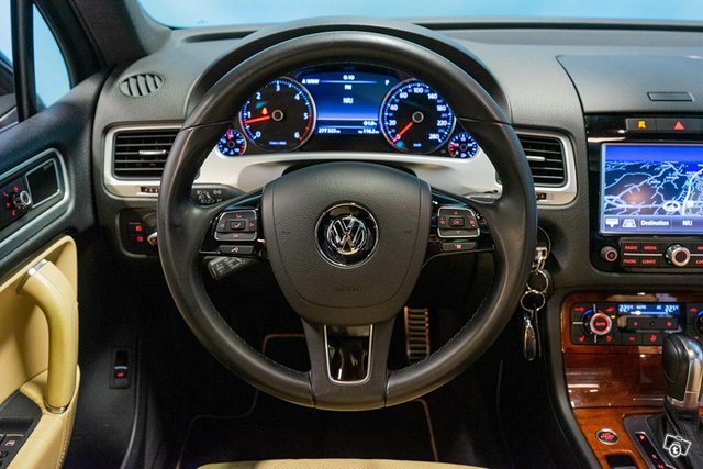 Volkswagen Touareg 3