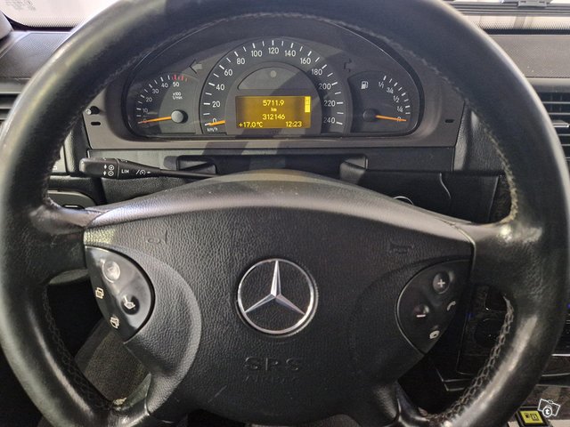 Mercedes-Benz G 12