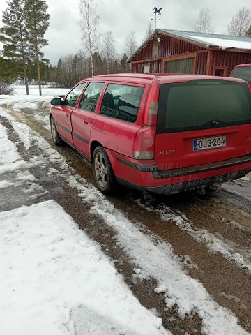 Volvo V70 4