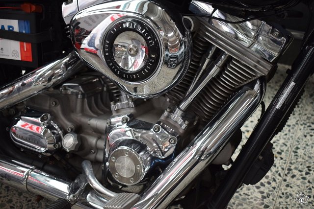 Harley-Davidson FXDC DYNA SUPER GLIDE 2