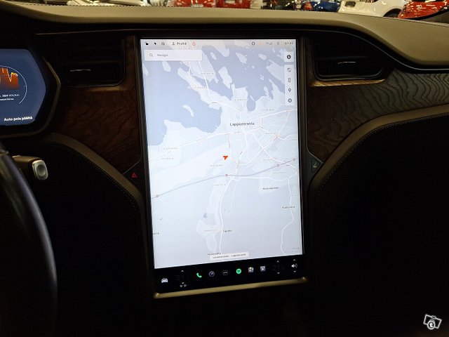 Tesla Model S 16