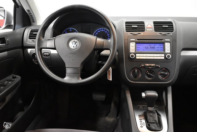 Volkswagen Jetta 16