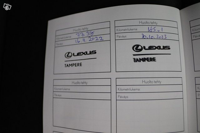 Lexus UX 13