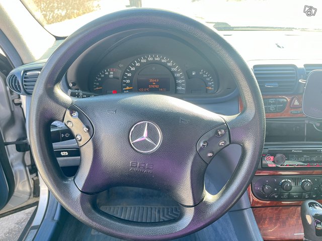 Mercedes-Benz C 200 11
