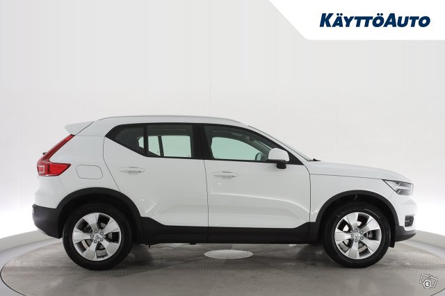 VOLVO XC40 5