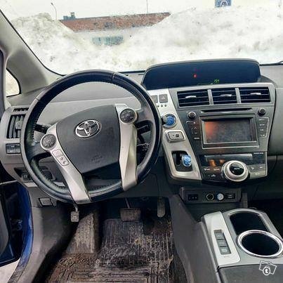 Toyota Prius+ 3