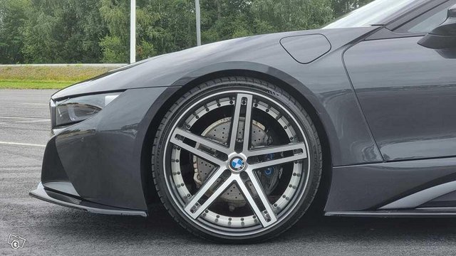 BMW I8 11