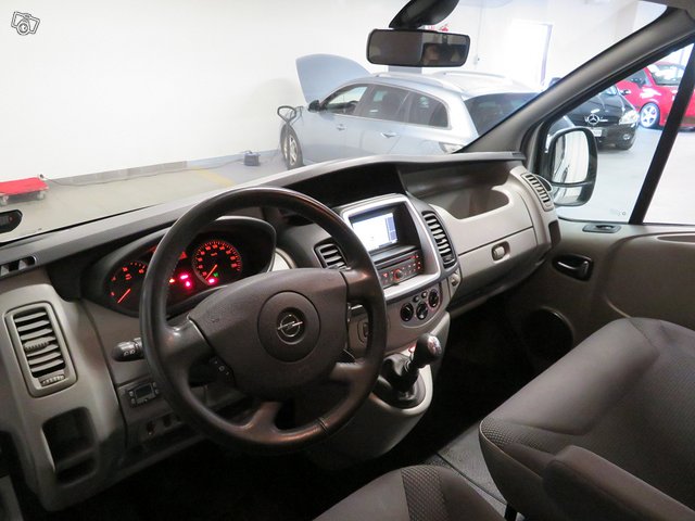 Opel Vivaro 6