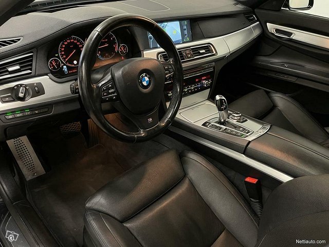 BMW 740 22