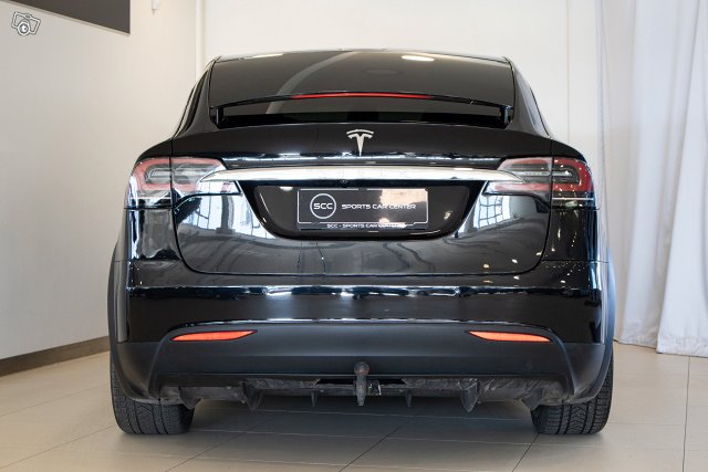 Tesla Model X 5