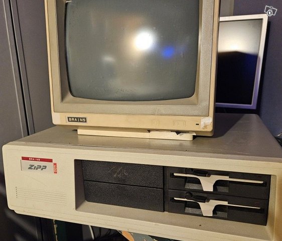 Ostetaan vanha retro PC