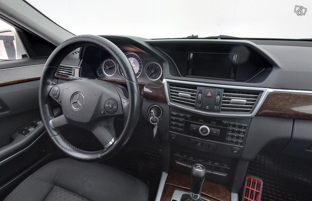 Mercedes-Benz E 2
