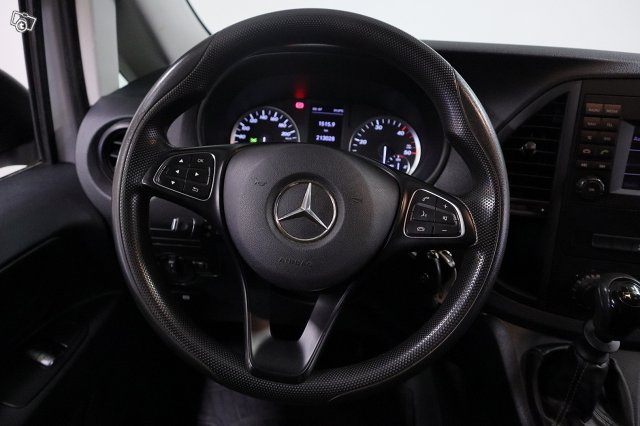 Mercedes-Benz Vito 17