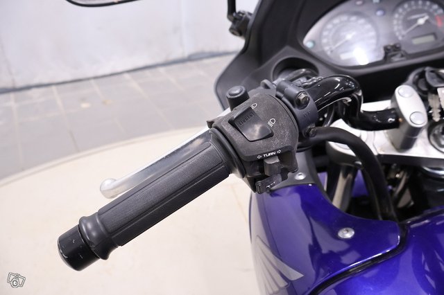 Honda CBF 9
