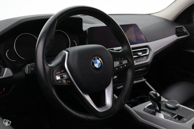 BMW 320 13