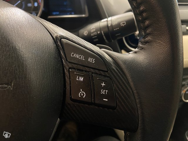 Mazda 2 10
