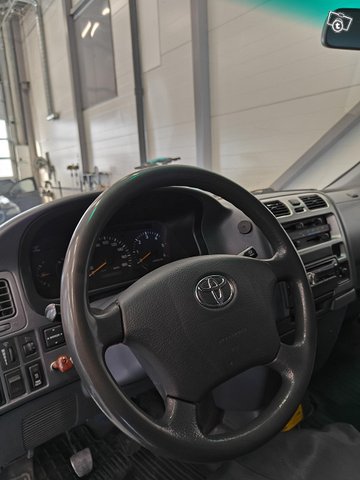 Toyota Hiace 3