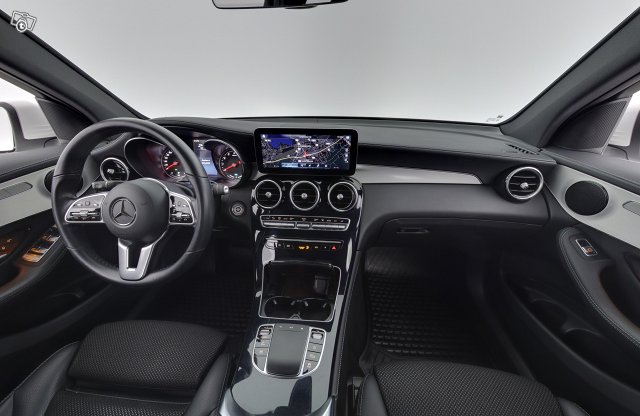 Mercedes-Benz GLC 8