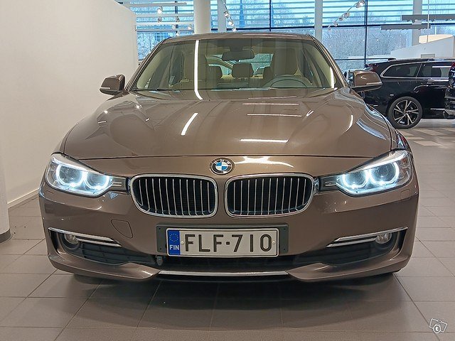 BMW 320 2