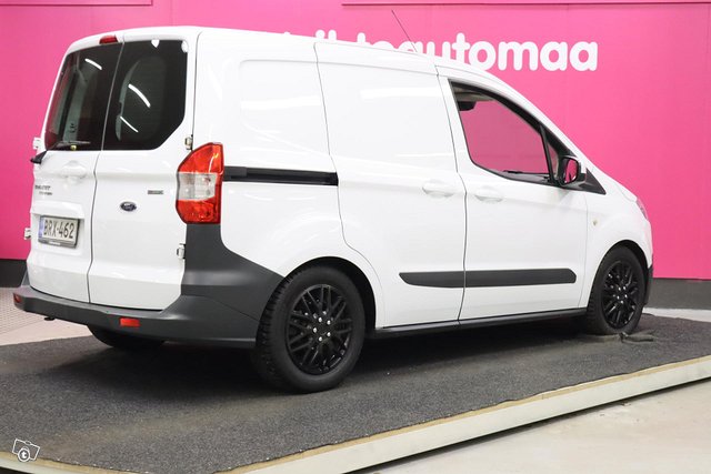 Ford Transit Courier 8