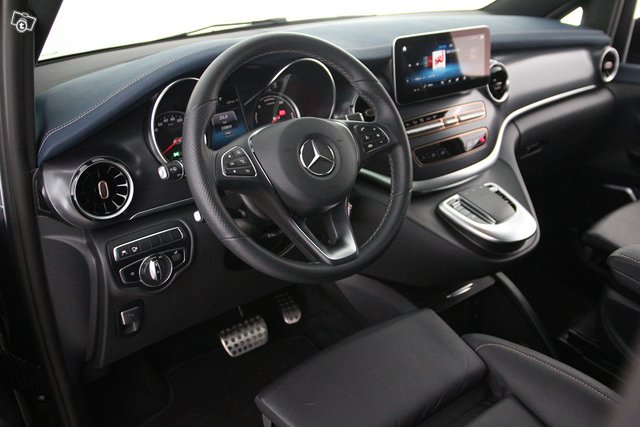 Mercedes-Benz EQV 300 9