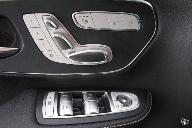 Mercedes-Benz EQV 300 22