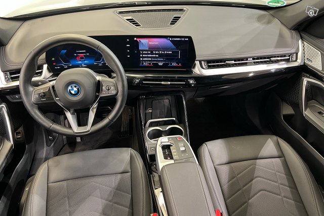 BMW IX1 9