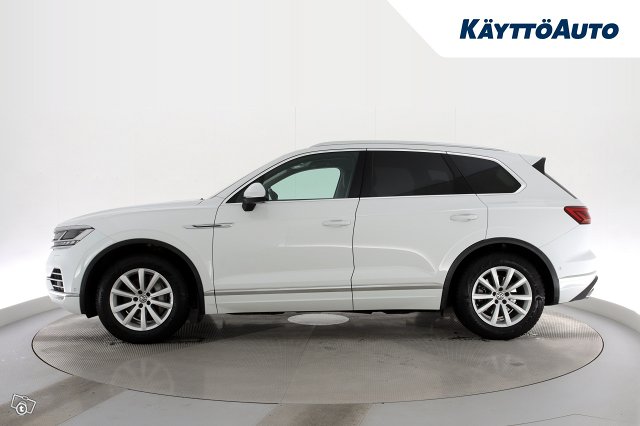 VOLKSWAGEN Touareg 2