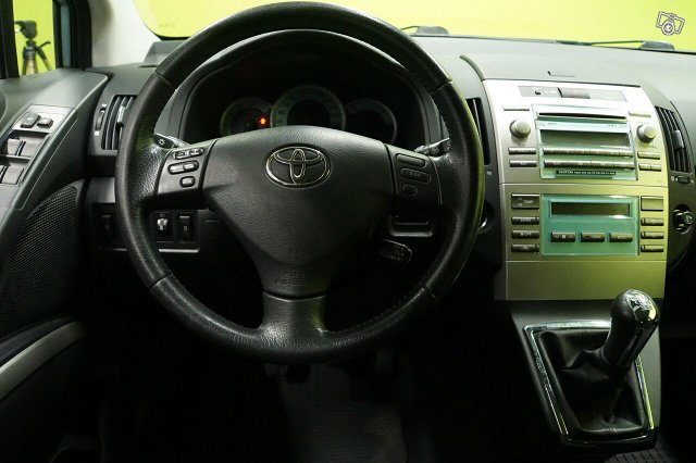 Toyota Corolla Verso 14