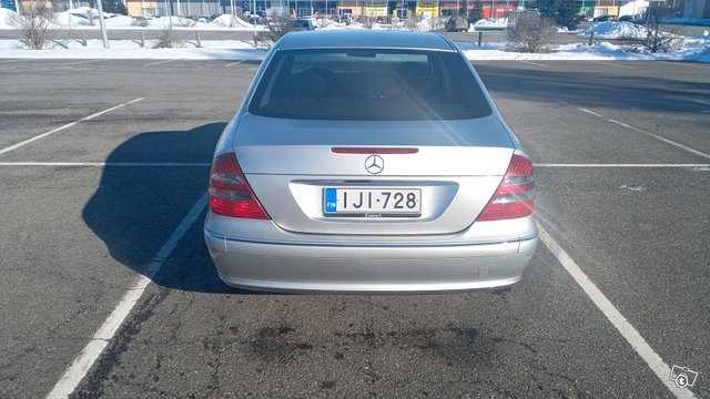 Mercedes-Benz E-sarja 5