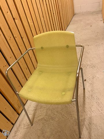 piiroinen flakes tuoleja, kuva 1