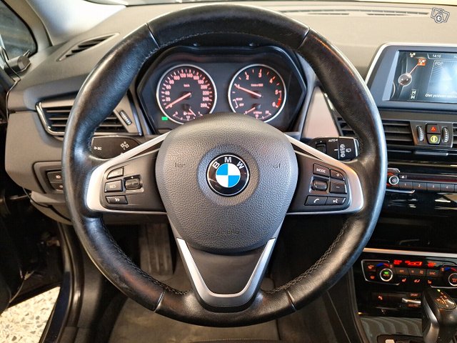 BMW 216 13