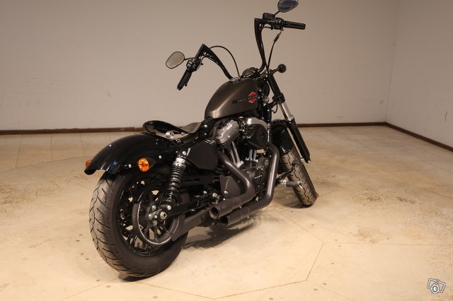 Harley-Davidson Sportster 3